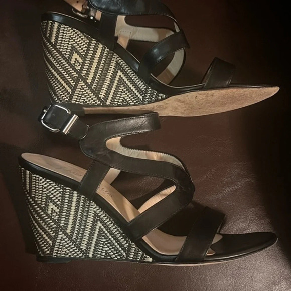 3/$30 Aquatalia Woman's Black Leather Dyecut Wedge Sandals - Picture 1 of 14